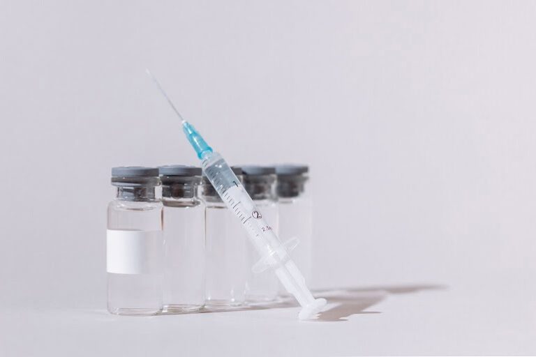 Testosteron Spritze: Vorteile, Nebenwirkungen, Erfahrungen